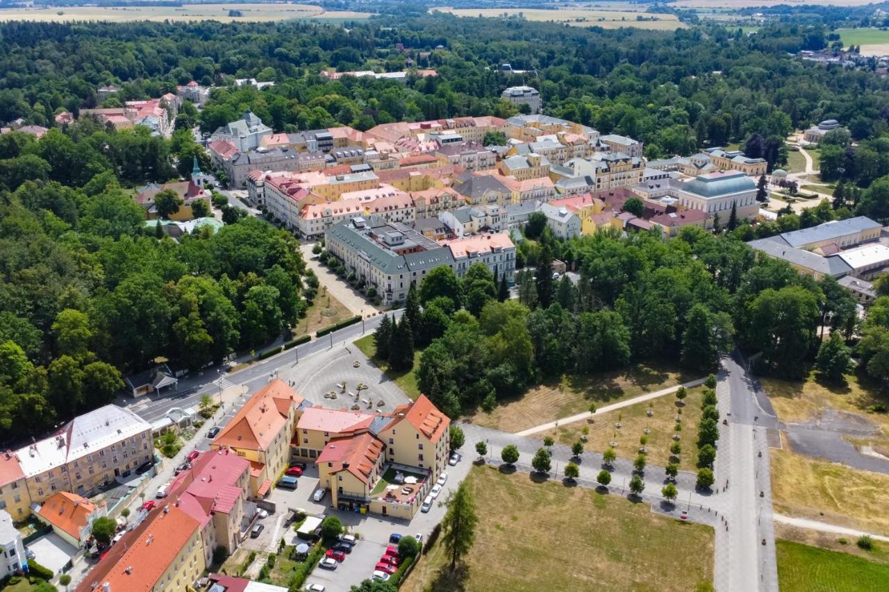 Spa Hotel Centrum Frantiskovy Lazne Exterior photo